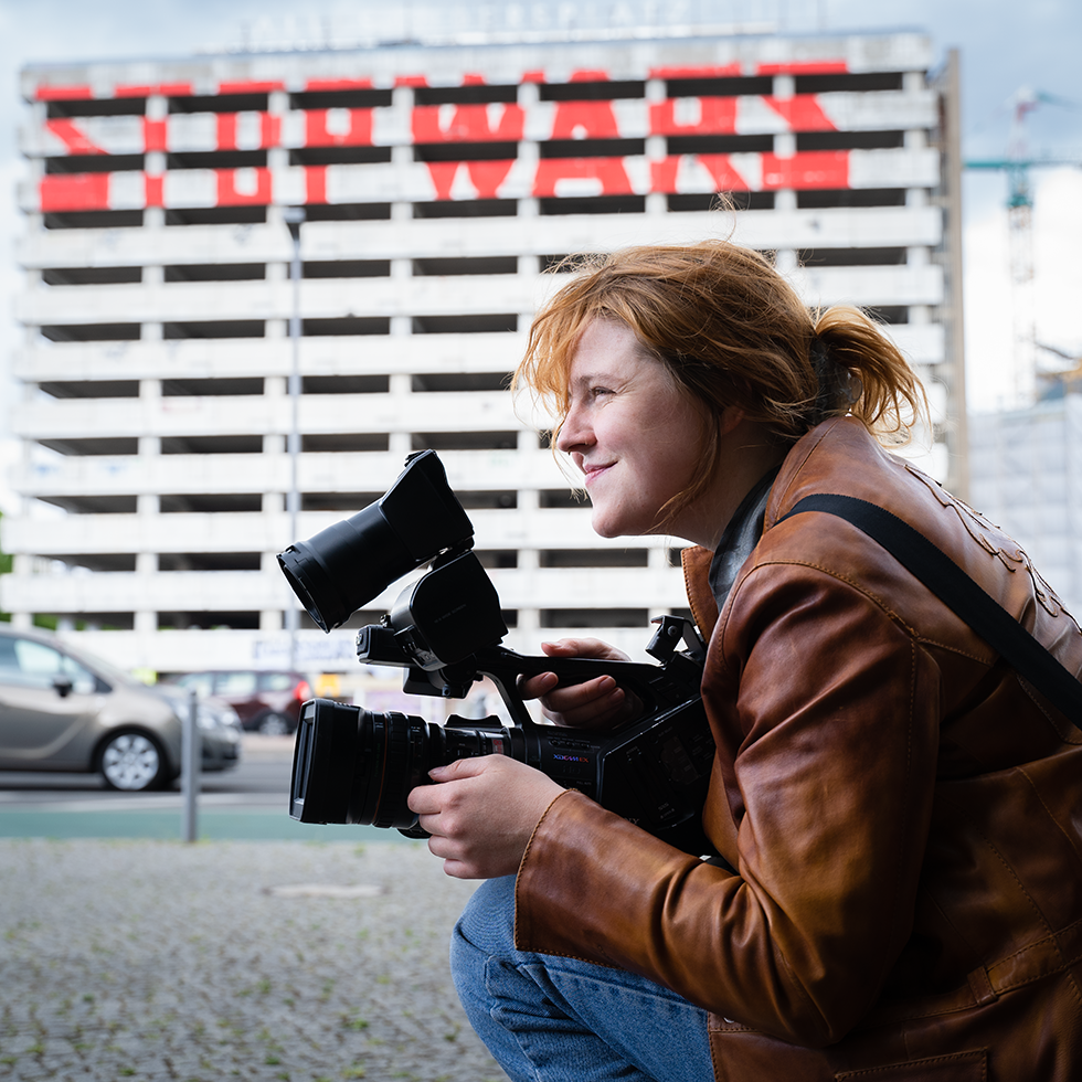 metfilm_school_video_screenspace_square_71