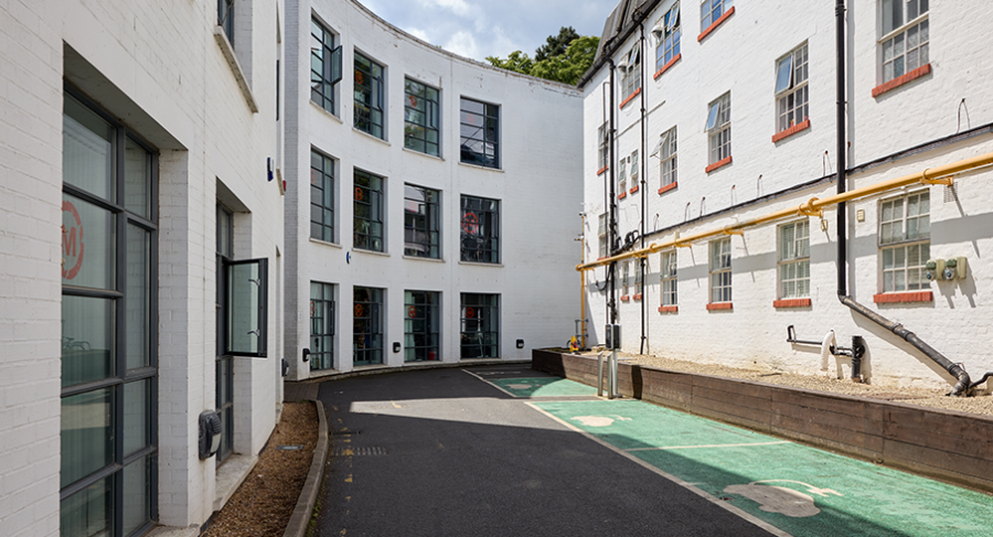 Undergraduate-Courses-United-Kingdom-Grid-MetFilm-School